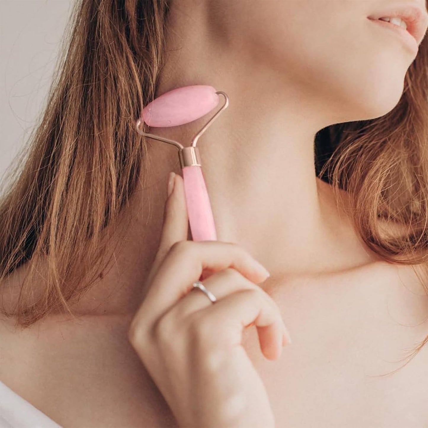 Kit Gua Sha & Rullo in Quarzo Rosa – Massaggio Viso Effetto Lifting
